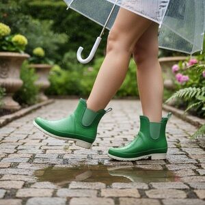L.L. Bean | Women’s Kelly Green Rugged Wellie Chelsea Rubber Rain Boots size 8